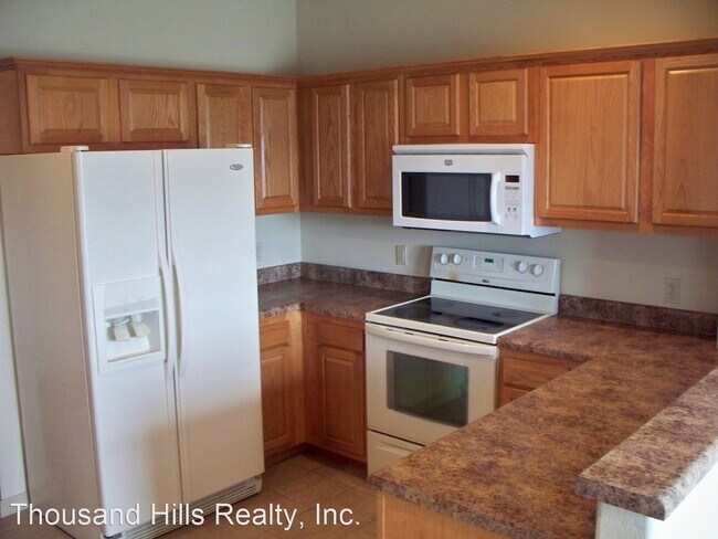 Building Photo - 2 br, 2 bath House - 27 Bunker Lane #2