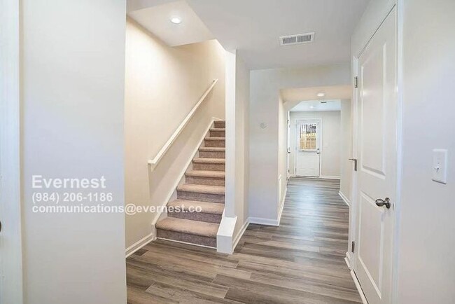 Building Photo - 3003 Soft Breeze Dr