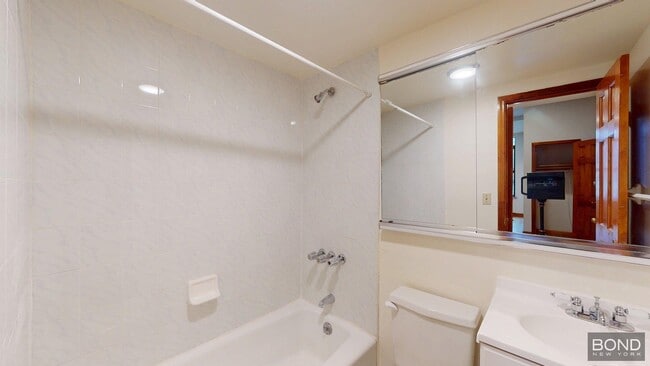 Foto del edificio - 70 W 87th St