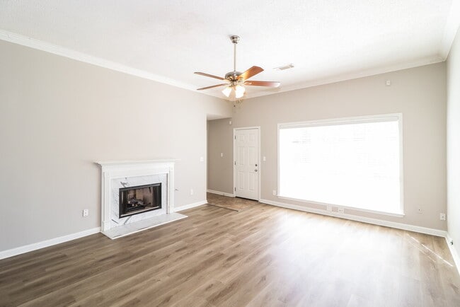 Building Photo - 4011 Chesapeake Way