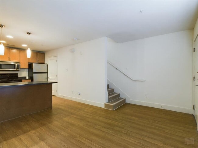 Foto del edificio - 711 W 32nd St