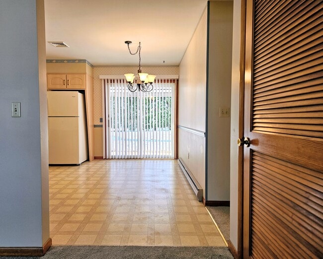 Building Photo - 1007 Lilac Ln