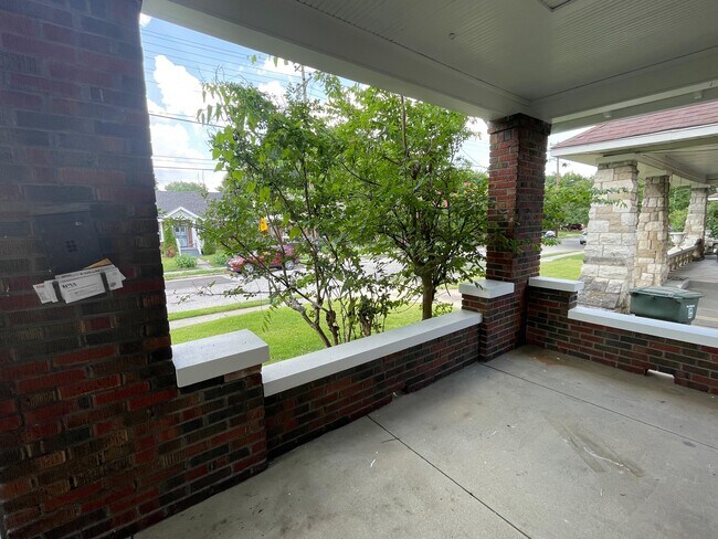 Building Photo - 2231 Evelyn Ave