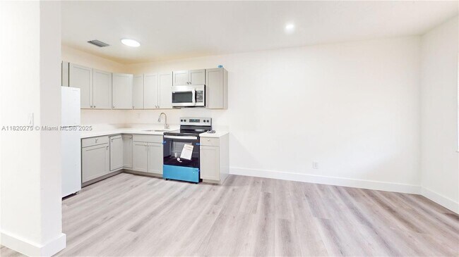 Foto del edificio - 3016 NW 2nd St