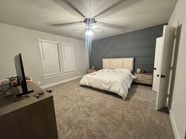 Building Photo - 632 Mooney Dr