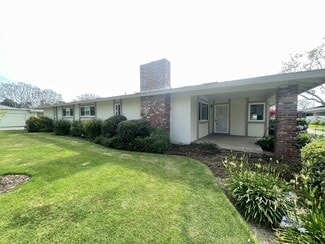 Building Photo - 146 W Carmel Green