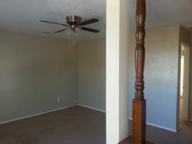 Building Photo - Riley Duplex