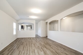 Building Photo - 8718 Livings St