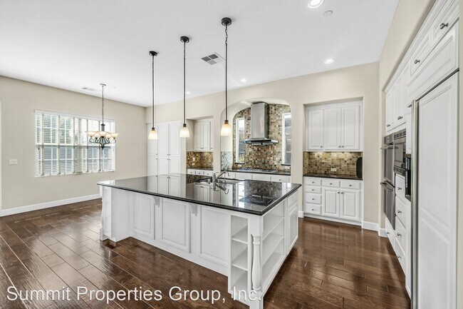 Foto del edificio - 5 br, 4 bath House - 5002 Enderby Street