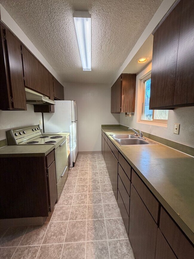 Building Photo - 1005 Prescott Ln