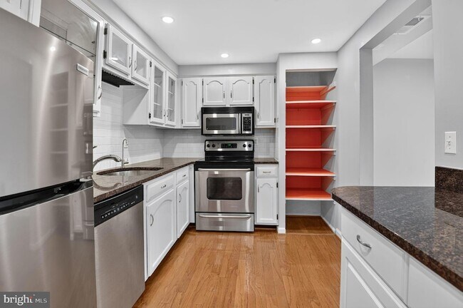 Foto del edificio - 7621 Tremayne Pl