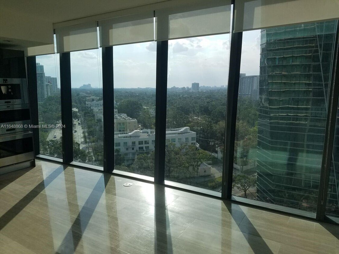 Foto principal - 1451 Brickell Ave