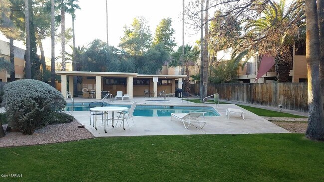 Foto del edificio - 1337 E Fort Lowell Rd