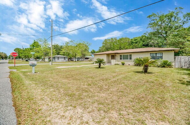 Foto del edificio - Charming 4 Bedroom Pensacola Rental in a Convenient Location!