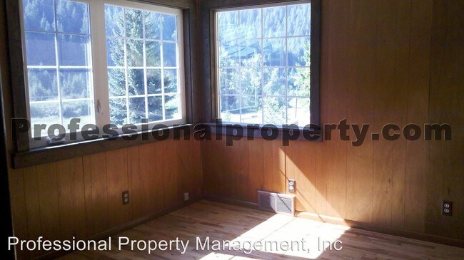Building Photo - 3 br, 2 bath Apartment - 15860 US HWY 93 N
