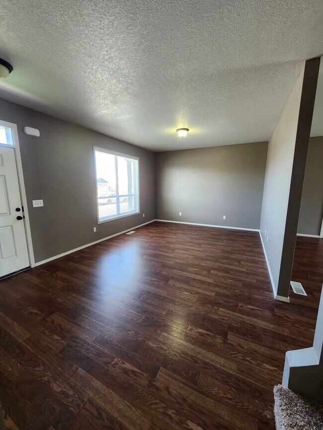 Building Photo - 6201 Wildcat Ln