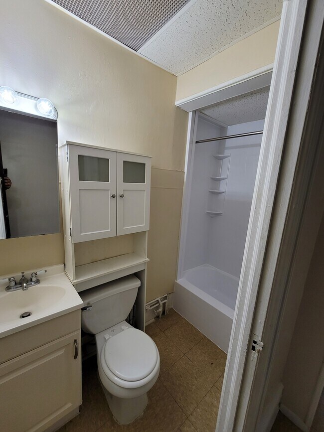 Bathroom - 431 Avenue C