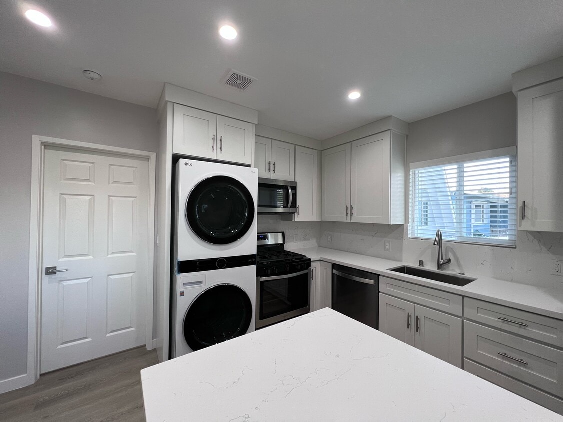 23922 Archwood St, West Hills, CA 91307 House Rental in West Hills