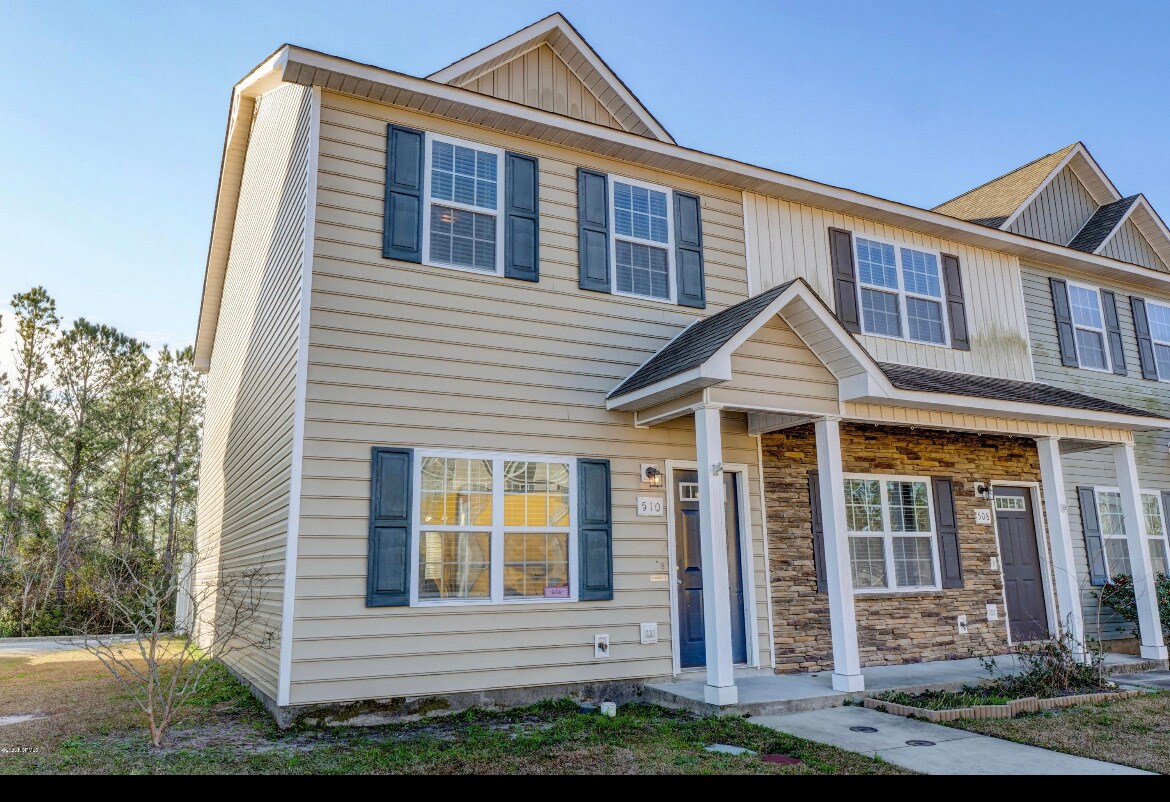 Foto principal - 510 Oyster Rock Ln