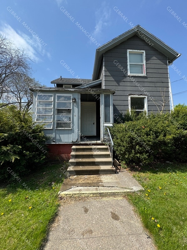 Foto principal - 921 Ames St