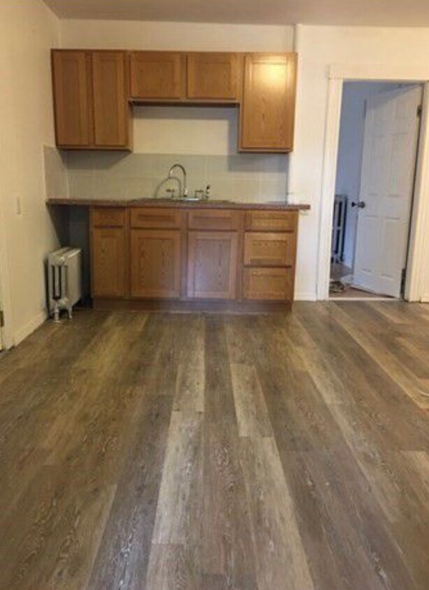 9 Henry St Unit 2, Southbridge, MA 01550 Apartments in Southbridge