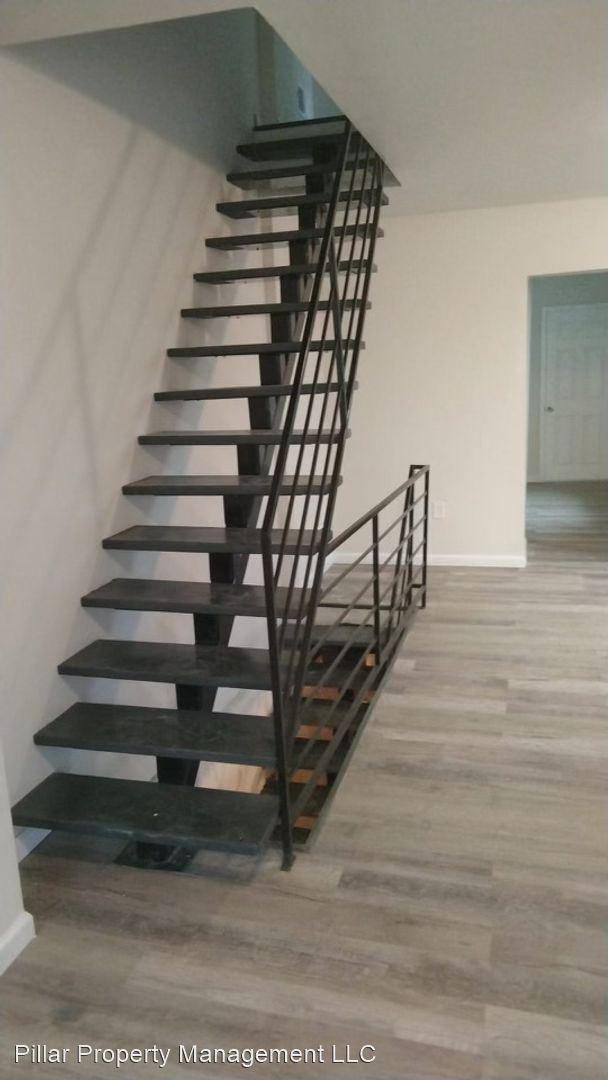 Foto del edificio - 3 br, 1 bath House - 20 Morton Avenue