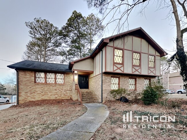 Building Photo - 1088 Redan Trail Court Stone Mountain GA