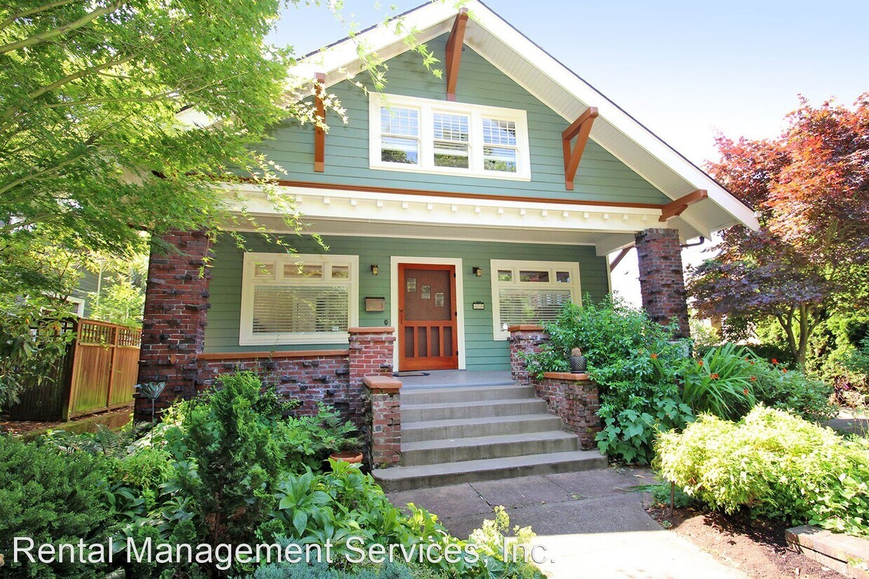 Primary Photo - 4 br, 3 bath House - 4218 NE Flanders St
