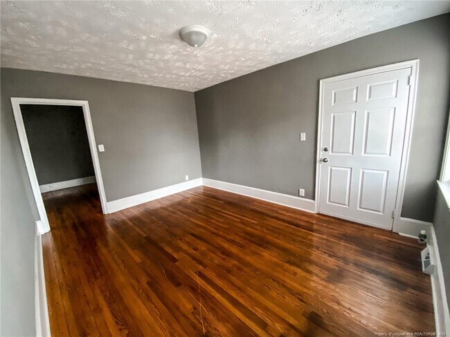 Foto del edificio - 210 E 16th St