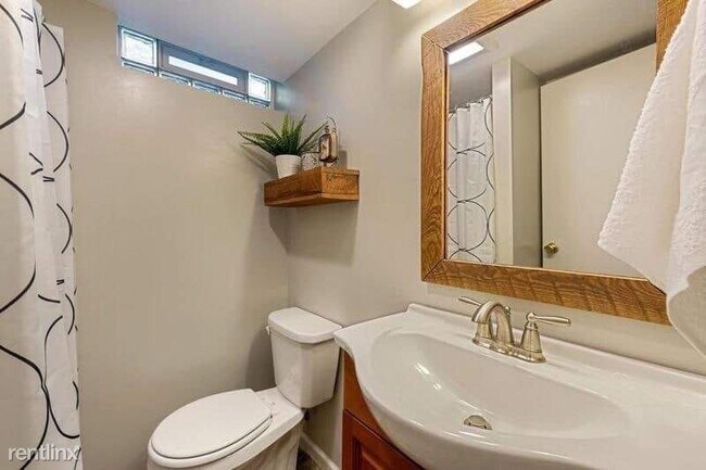 Foto del edificio - 1 br, 1.5 bath House - 7509 Major Ave N