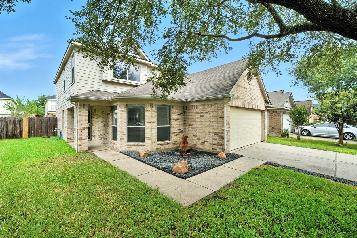 Foto principal - 1910 Hall Ridge Trace Ln