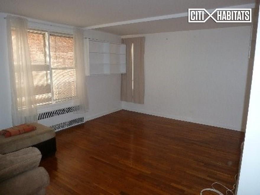 Foto del edificio - 1350 E 5th St