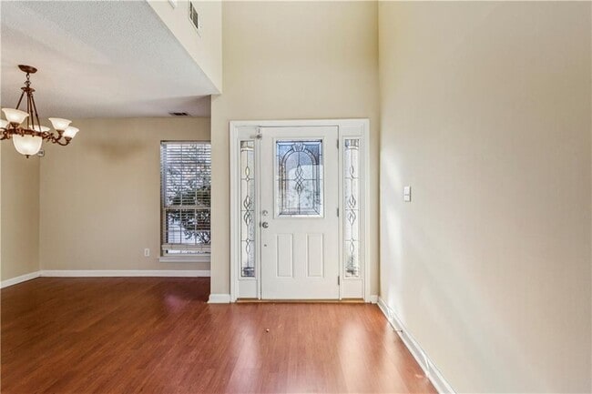 Building Photo - 3025 Vineyard Way