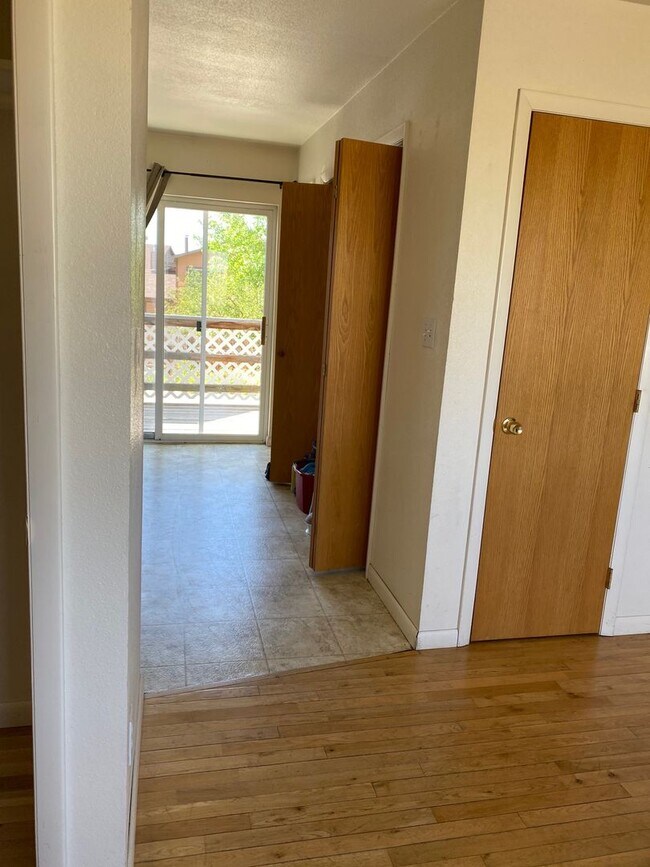 Foto del edificio - 4407 E Crow Dr