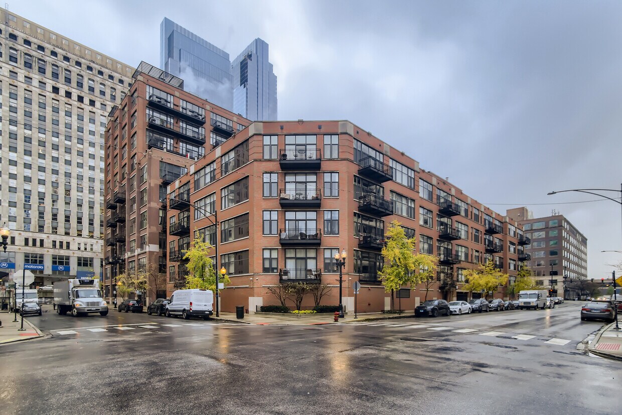 333 W Hubbard St Unit 812, Chicago, IL 60654 Condo for Rent in