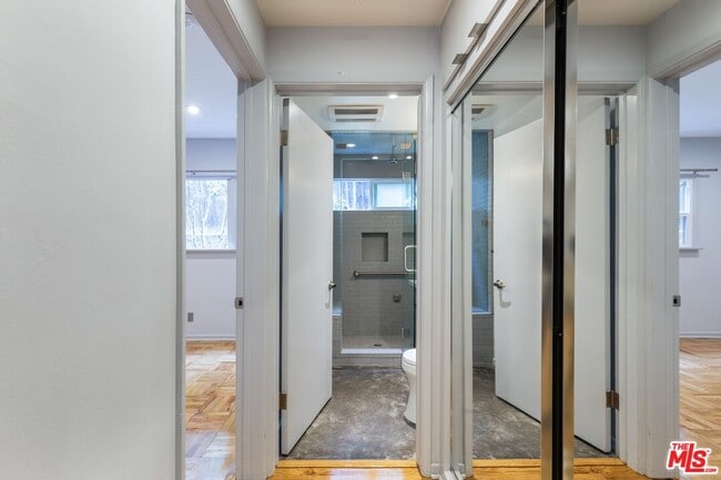 Foto del edificio - 1155 N Clark St