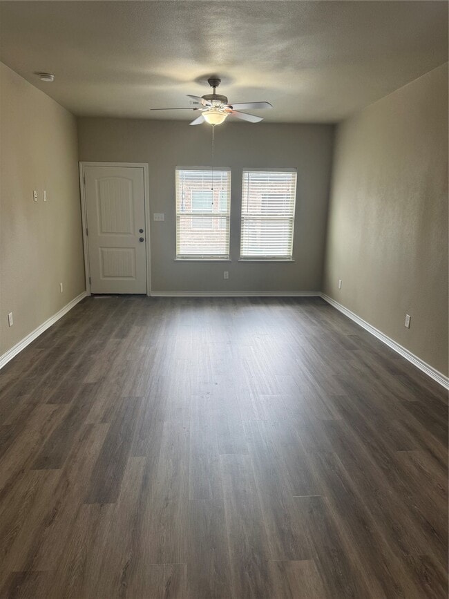 Building Photo - 314 N Ormsby St