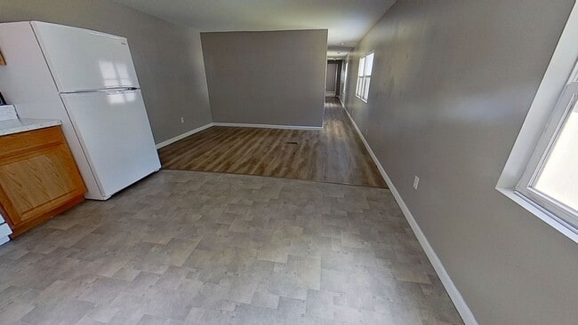 Building Photo - 450 Ridge Rd