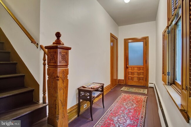Building Photo - 130 W Pomfret St