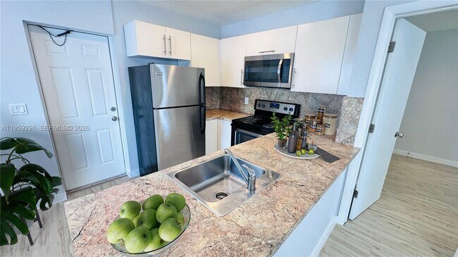 Foto del edificio - 718 SE 13th St