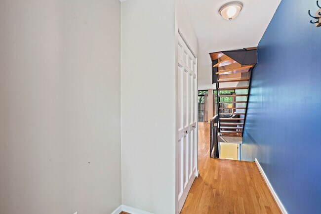 Foto del edificio - 1285 Delaware Ave SW