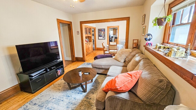 Living Room - 904 20th Ave SE