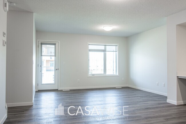 Photo du bâtiment - 17211-1729A 9A Ave SW