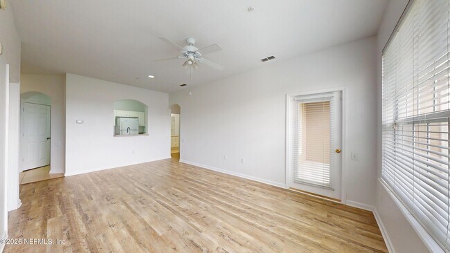 Foto del edificio - 7990 Baymeadows Cir E