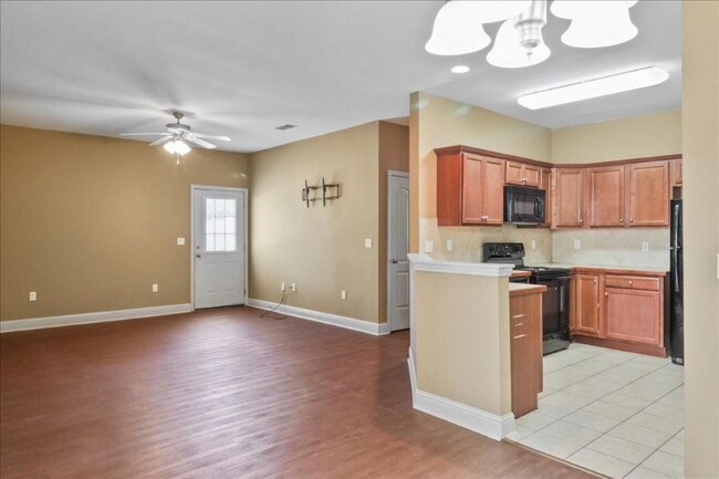 Building Photo - 43215 Creek Cir