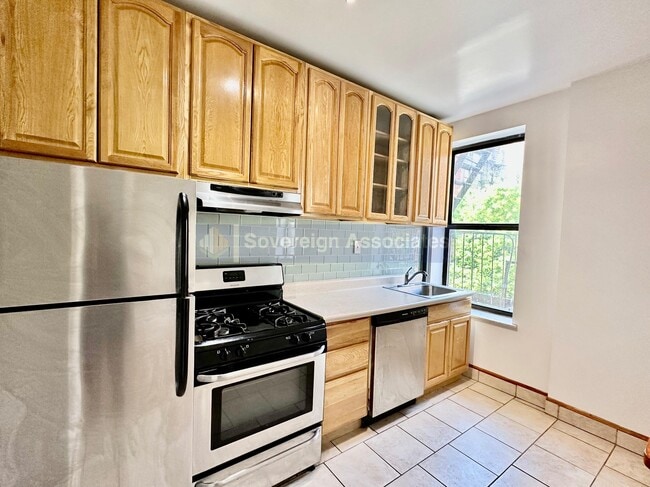 Building Photo - 122 La Salle Street