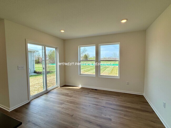 Foto del edificio - Brand-New 4 Bedroom Open w/Concept Living – Lee’s Summit Schools