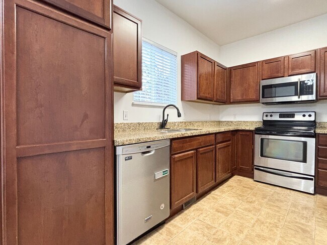 Foto del edificio - Beautiful Draper Townhome at Bella Monte!