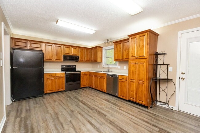 Building Photo - 8260 Oxford Dr