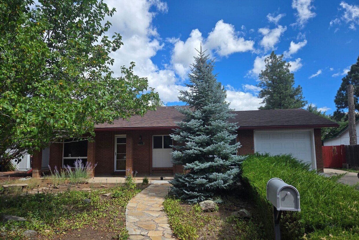 Foto principal - McMillan Mesa Home | Mt. Elden Views | Bac...